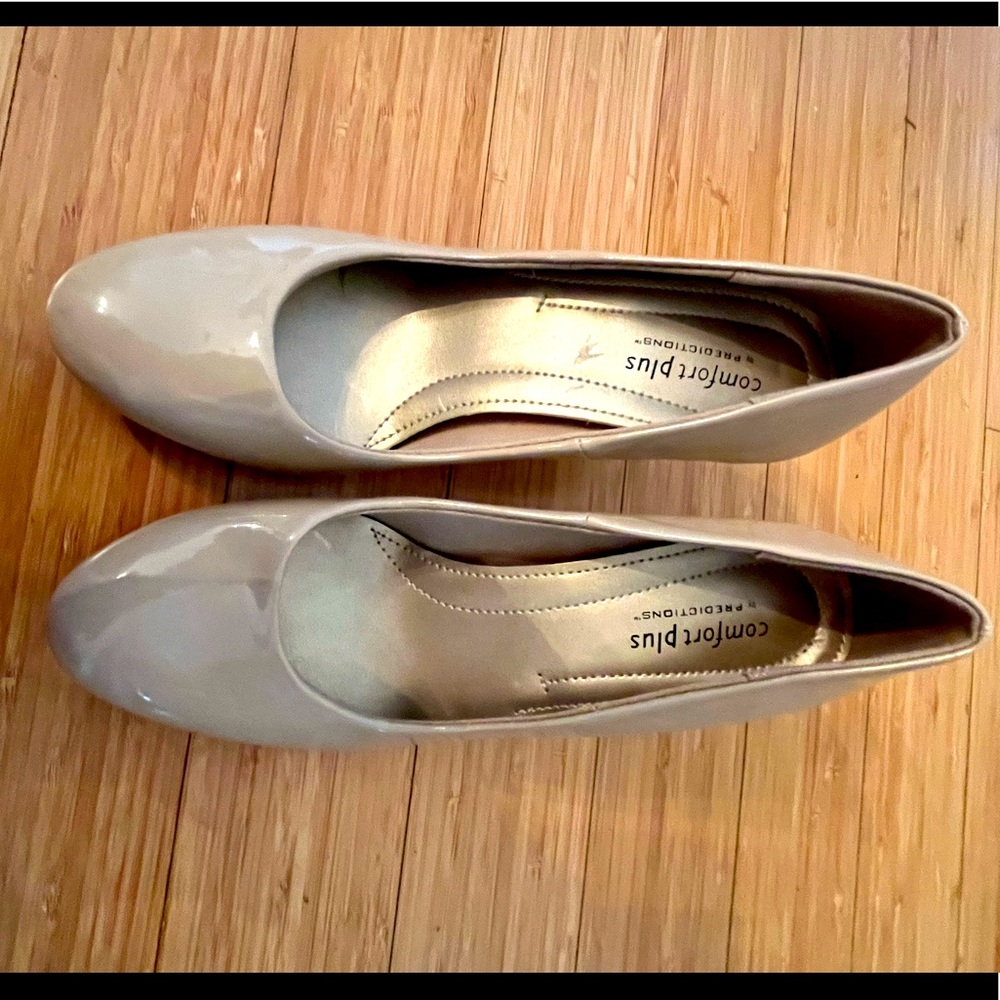Comfort Plus Nude heels 7.5 Womens
